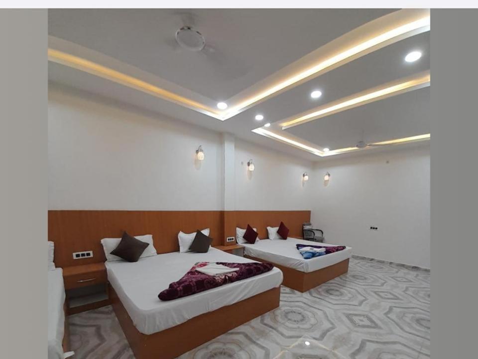 The Nirmala Palace Hotel Ayodhya Екстериор снимка