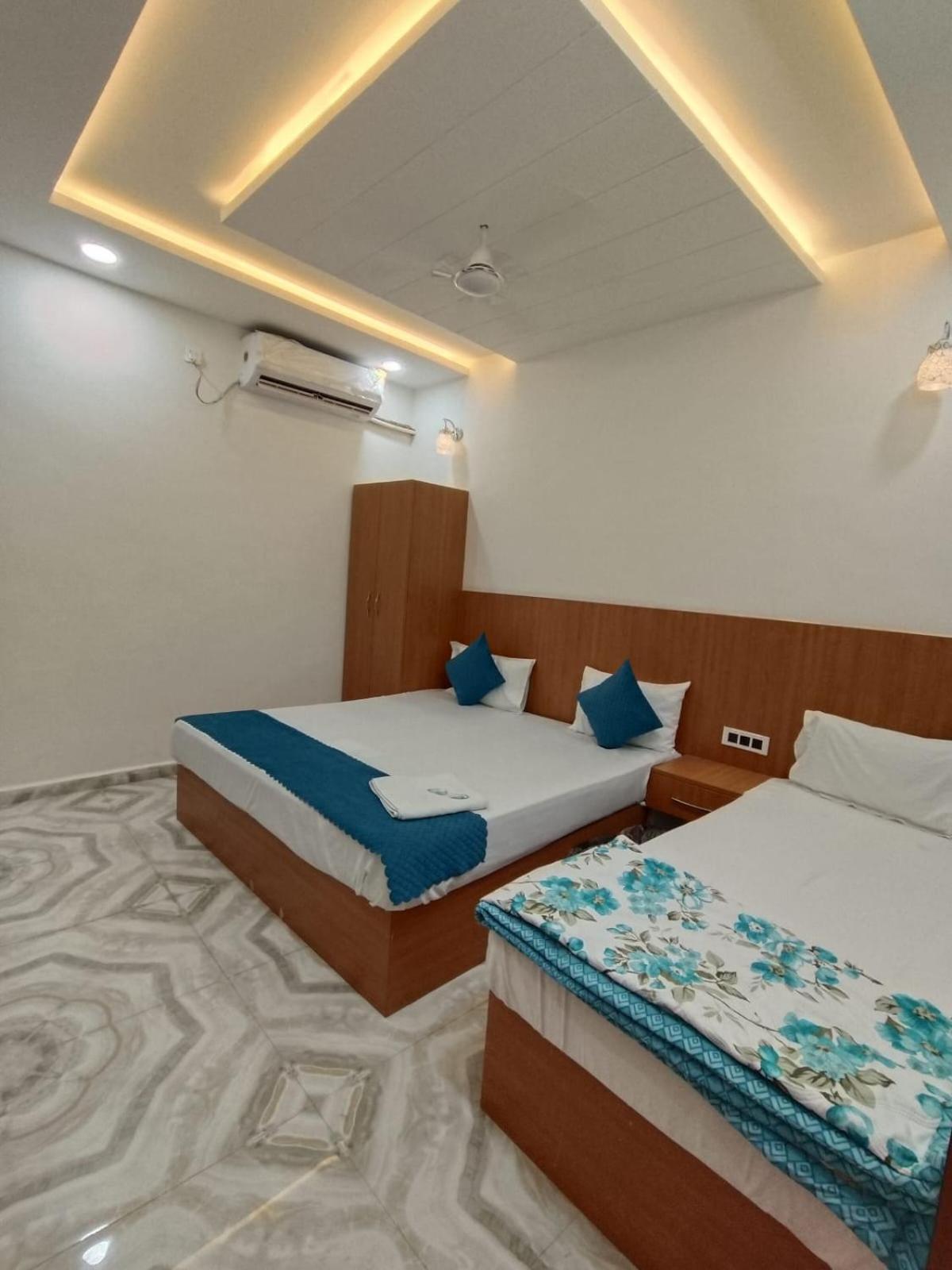 The Nirmala Palace Hotel Ayodhya Екстериор снимка